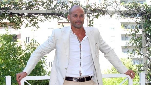 前意甲后卫:加利亚尼和莫吉都说过我太帅不适合踢球