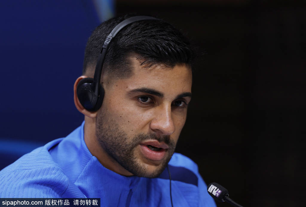 范德文谈犯规:精确时刻,争夺球权不是红牌